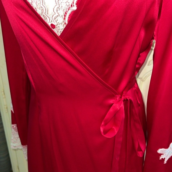 Victoria’s Secret Vintage Red Pure 100% Silk Lingerie Robe Kimono Duster - Picture 4 of 7